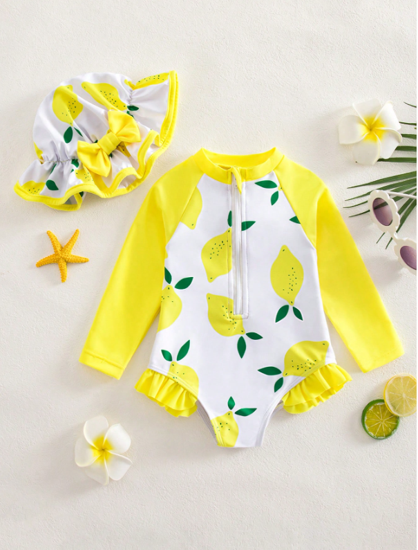 Girls' swimsuit with cap